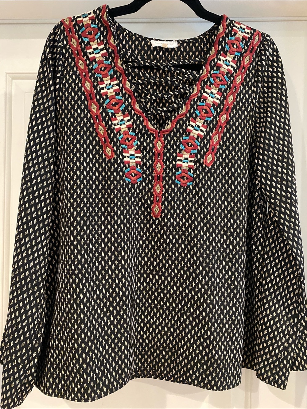 Sugar + Lips Boho Blouse with Red and Turquoise Embroidery. EUC Sz Medium